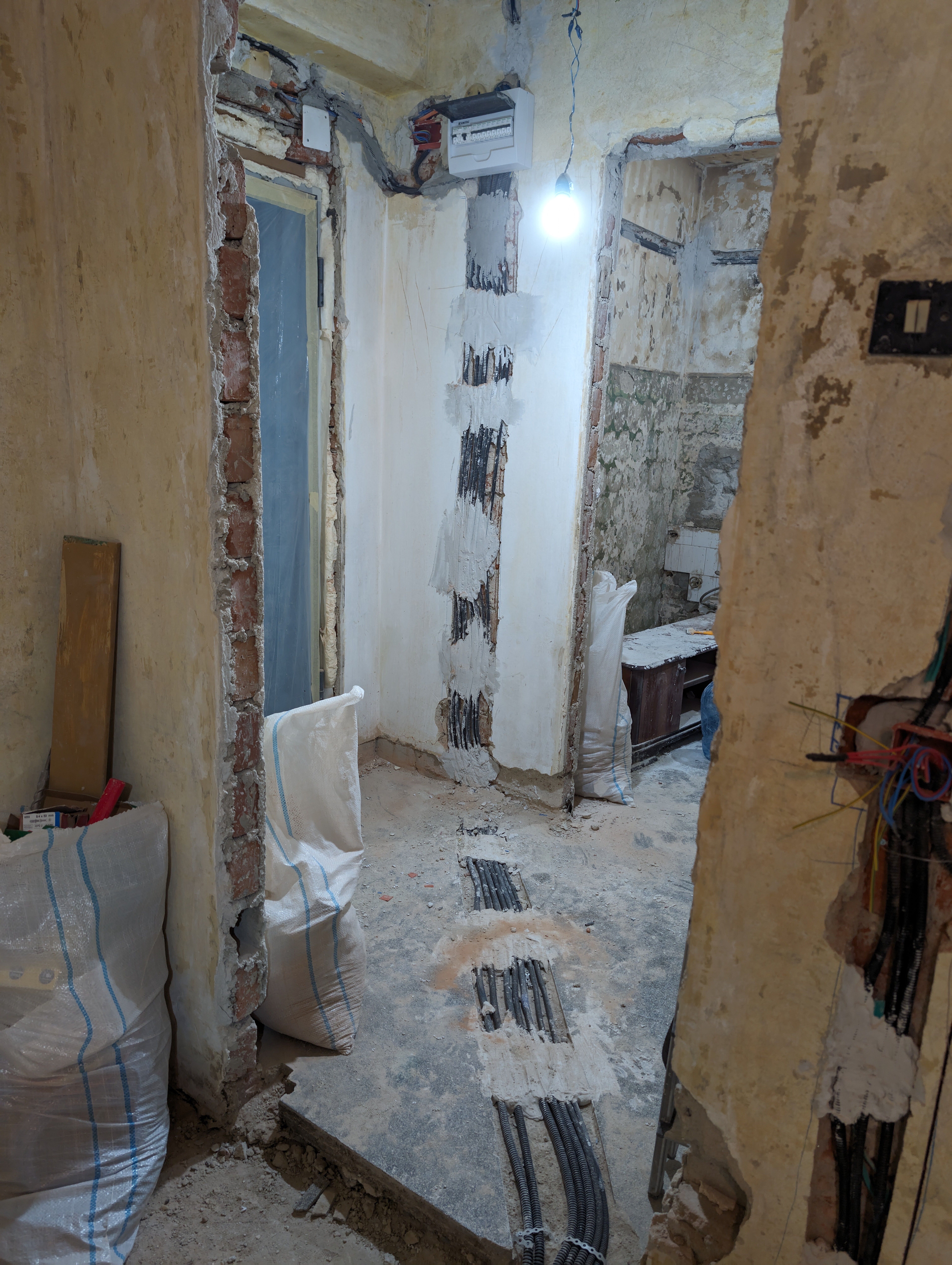 Instalație electrică în execuție