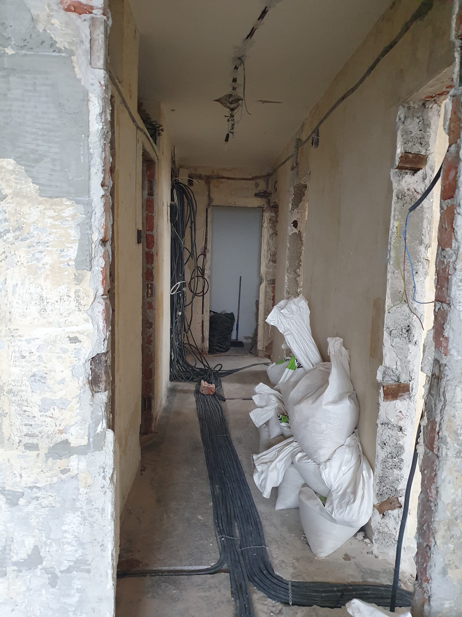 Instalație electrică în execuție